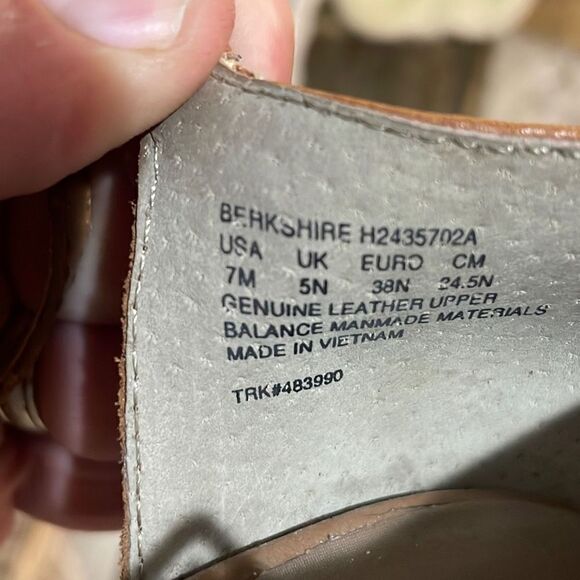 Women’s hush puppy heels  - Picture 8 of 9